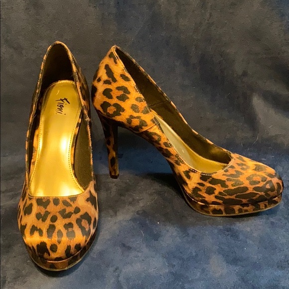 Brown Leopard Print Heels - Picture 2 of 3